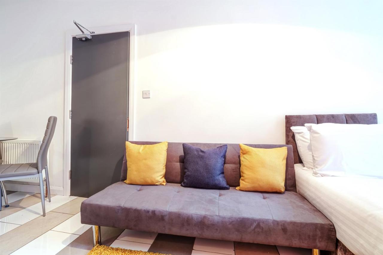 Fernbank Rooms Sudbury Hill, Harrow, Self-Contained Studios With En-Suite Harrow on the Hill Exterior foto
