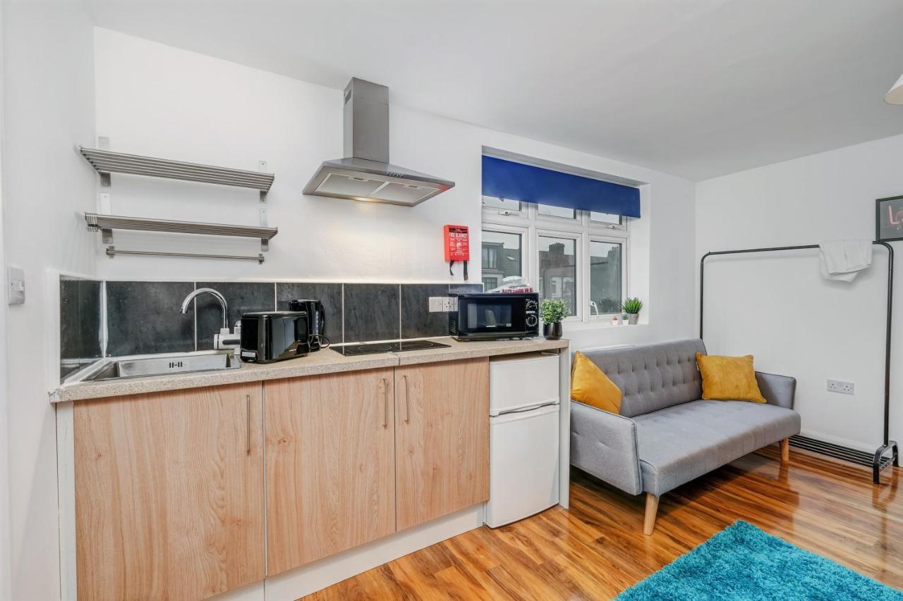 Fernbank Rooms Sudbury Hill, Harrow, Self-Contained Studios With En-Suite Harrow on the Hill Exterior foto