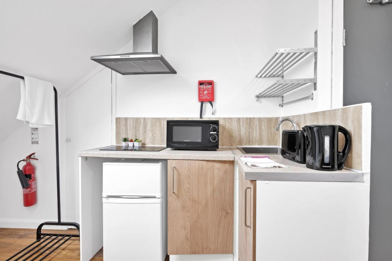 Fernbank Rooms Sudbury Hill, Harrow, Self-Contained Studios With En-Suite Harrow on the Hill Exterior foto